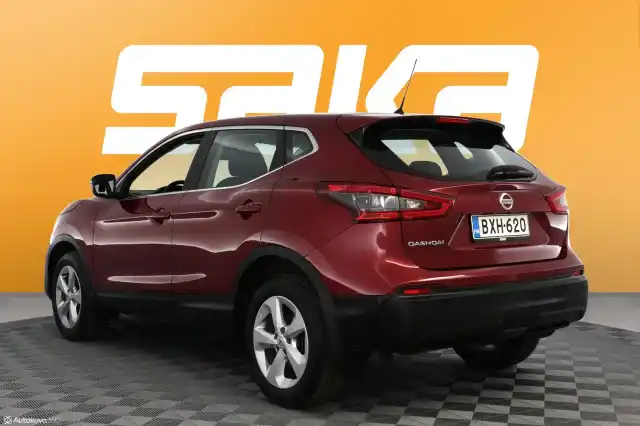 Punainen Maastoauto, Nissan Qashqai – BXH-620