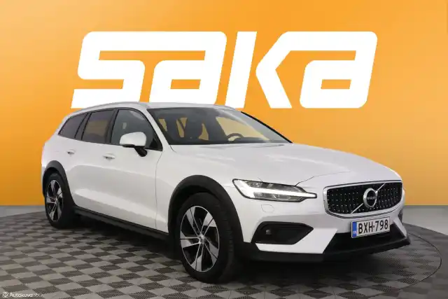 Valkoinen Farmari, Volvo V60 Cross Country – BXH-798