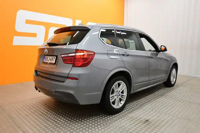 Harmaa Maastoauto, BMW X3 – BXJ-497