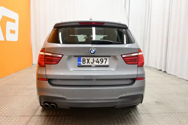 Harmaa Maastoauto, BMW X3 – BXJ-497