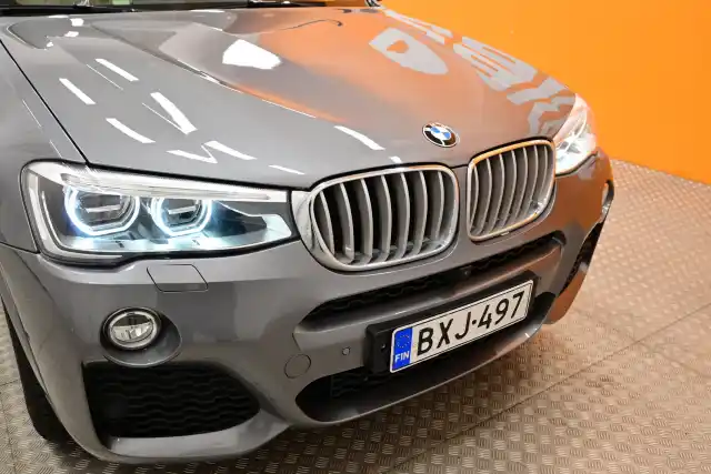 Harmaa Maastoauto, BMW X3 – BXJ-497