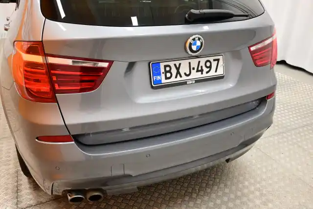 Harmaa Maastoauto, BMW X3 – BXJ-497