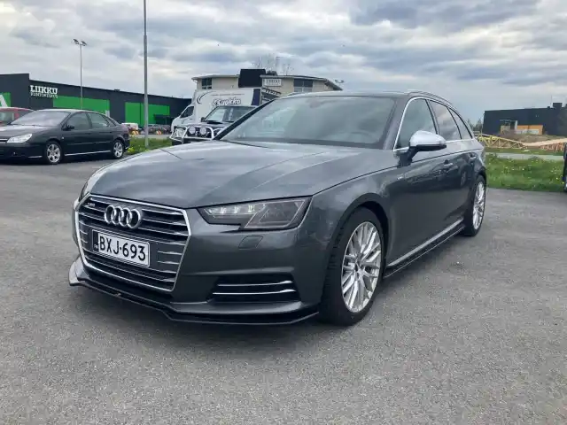 Harmaa Farmari, Audi A4 – BXJ-693
