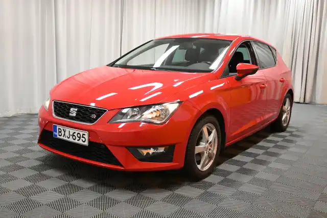 Punainen Viistoperä, Seat Leon – BXJ-695