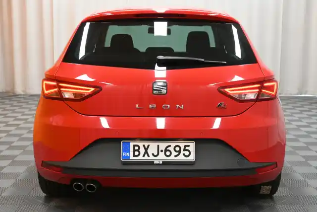 Punainen Viistoperä, Seat Leon – BXJ-695