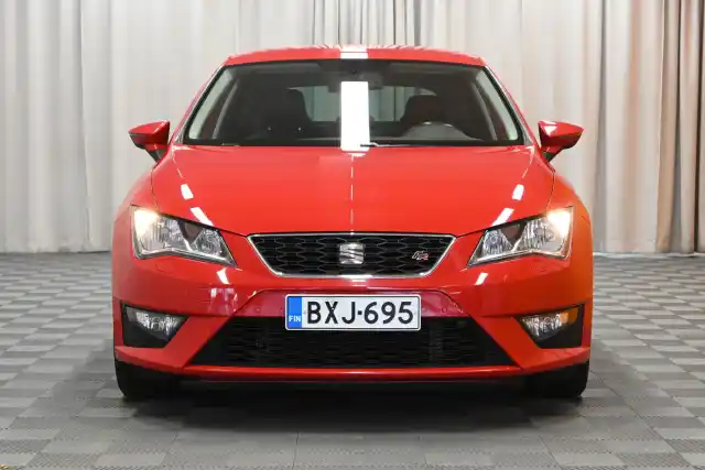 Punainen Viistoperä, Seat Leon – BXJ-695