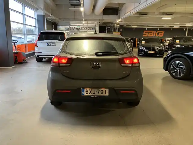 Vihreä Viistoperä, Kia Rio – BXJ-791