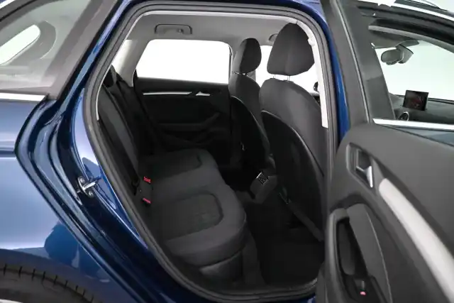 Sininen Viistoperä, Audi A3 – BXK-606