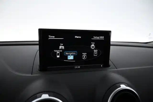 Sininen Viistoperä, Audi A3 – BXK-606