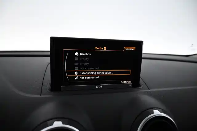 Sininen Viistoperä, Audi A3 – BXK-606