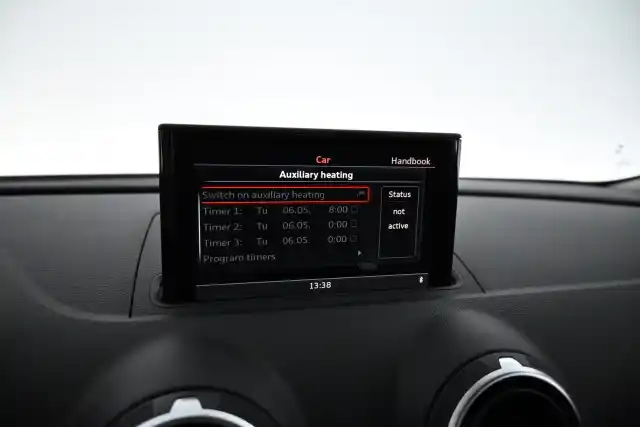 Sininen Viistoperä, Audi A3 – BXK-606