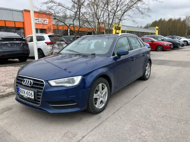 Sininen Viistoperä, Audi A3 – BXK-606