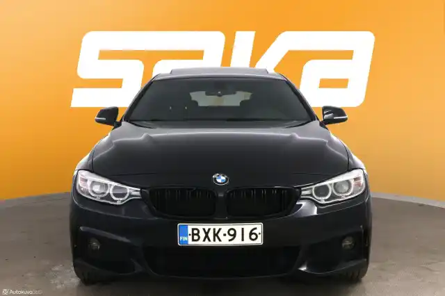 Musta Sedan, BMW 430 – BXK-916