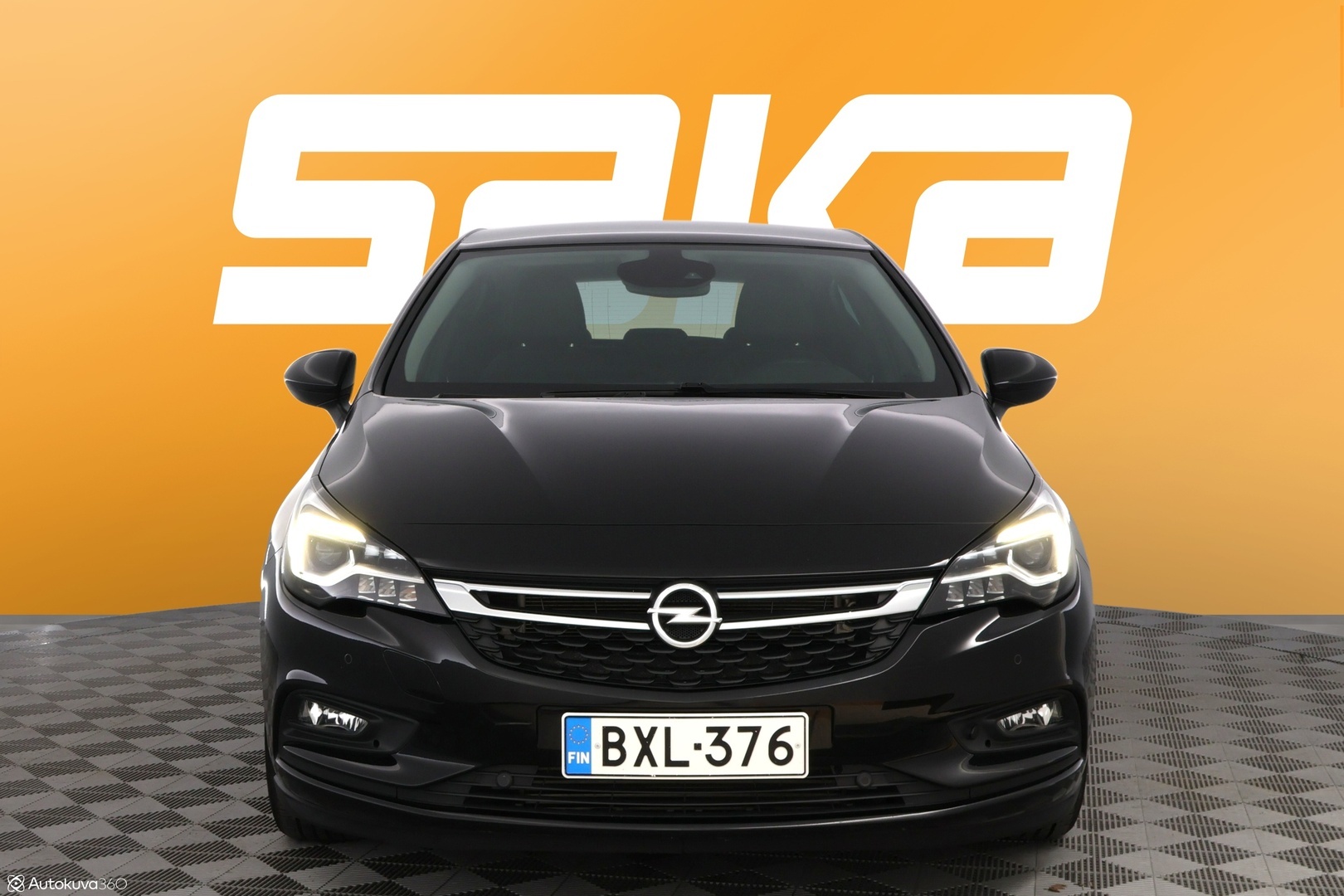 Musta Viistoperä, Opel Astra – BXL-376