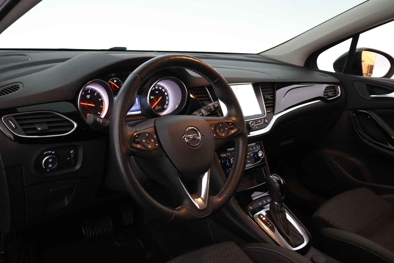 Musta Viistoperä, Opel Astra – BXL-376, kuva 12