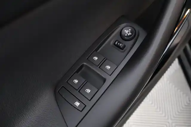 Musta Viistoperä, Opel Astra – BXL-376