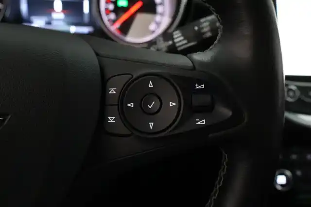 Musta Viistoperä, Opel Astra – BXL-376