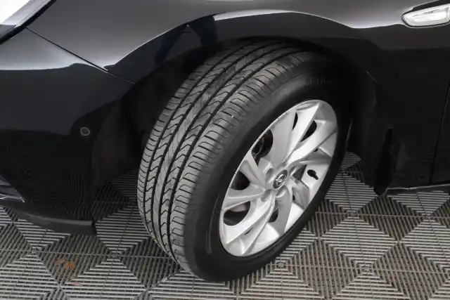 Musta Viistoperä, Opel Astra – BXL-376