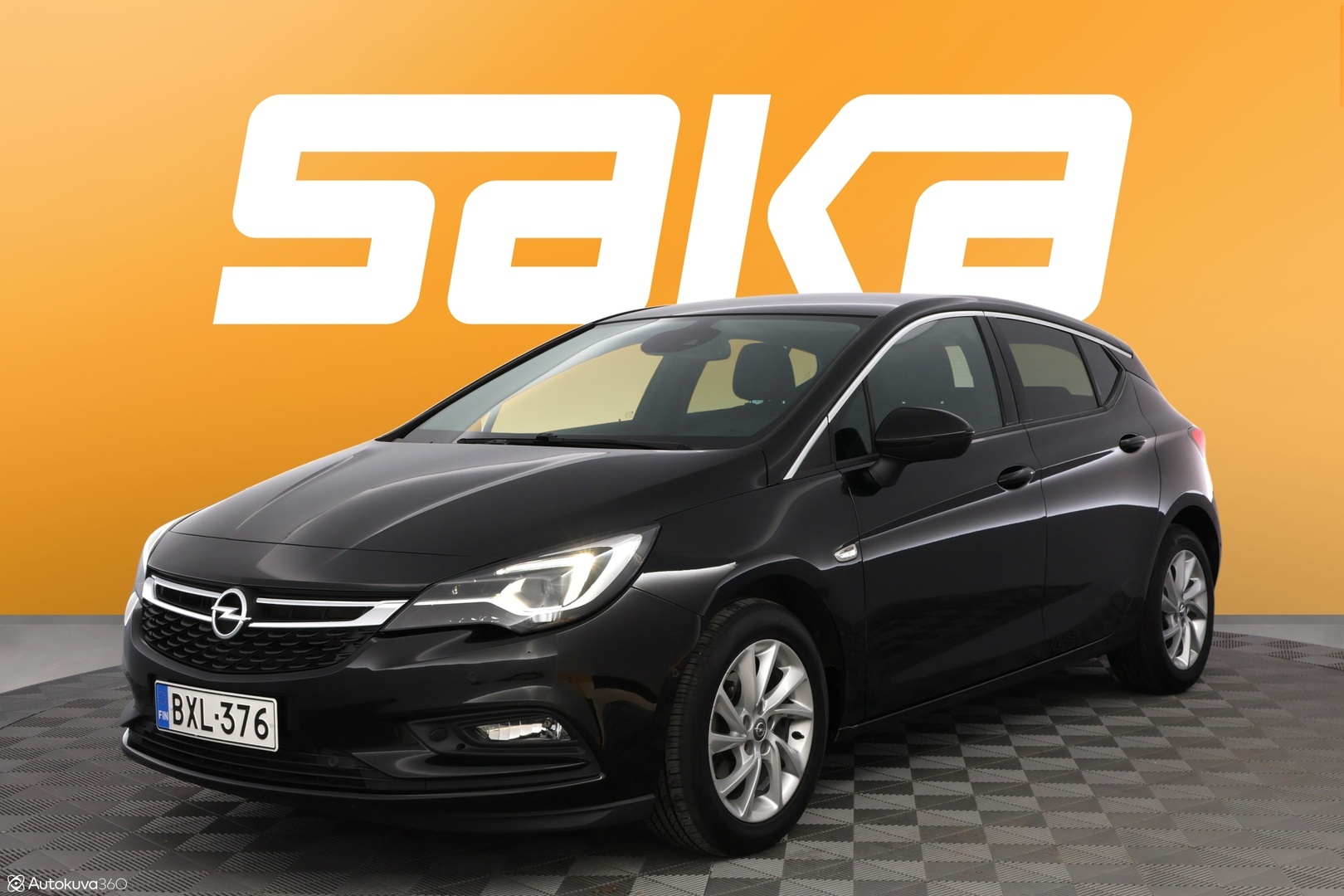 Musta Viistoperä, Opel Astra – BXL-376