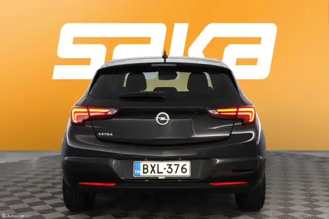 Musta Viistoperä, Opel Astra – BXL-376