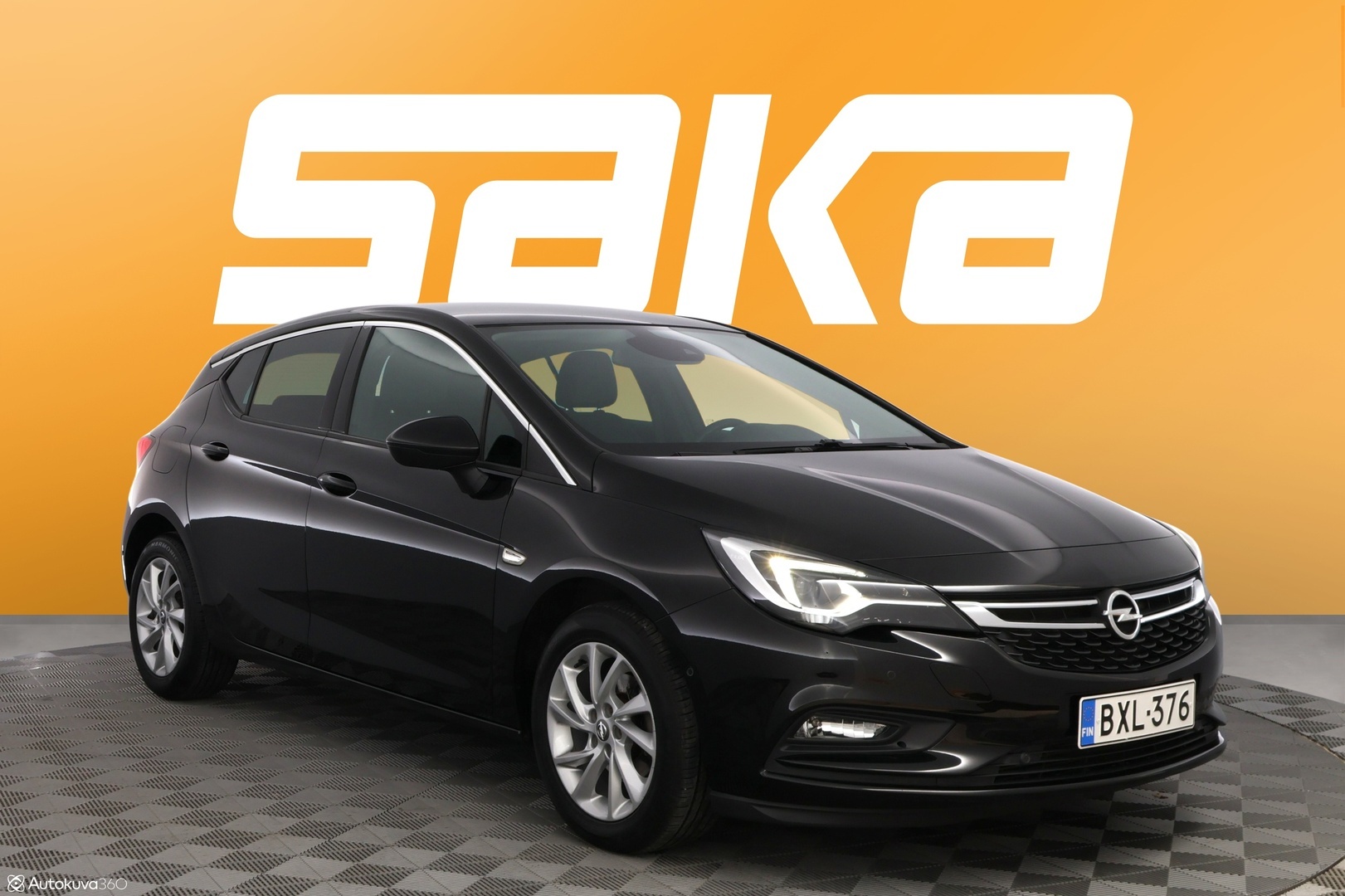 Musta Viistoperä, Opel Astra – BXL-376