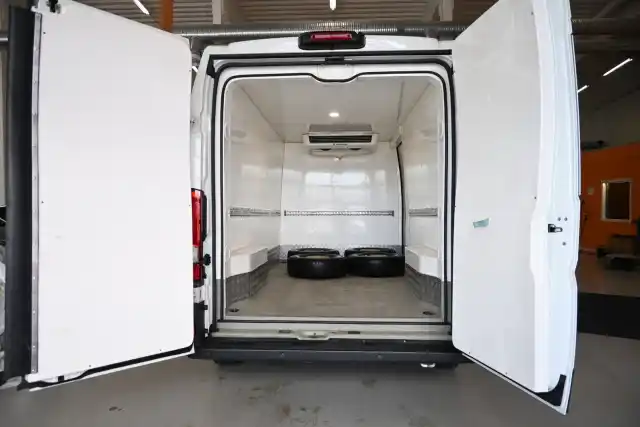 Valkoinen Pakettiauto, Peugeot Boxer – BXL-468