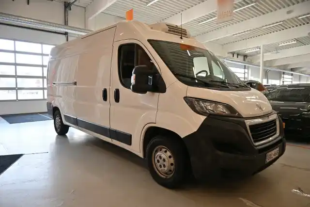 Valkoinen Pakettiauto, Peugeot Boxer – BXL-468