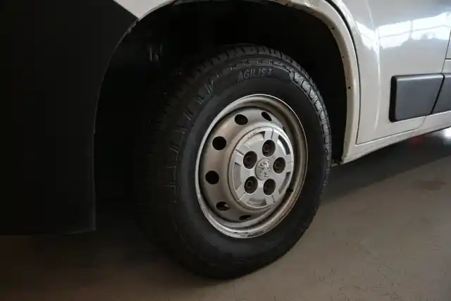 Valkoinen Pakettiauto, Peugeot Boxer – BXL-468