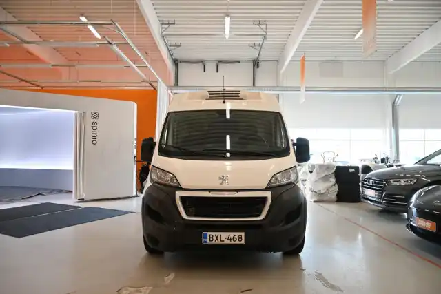 Valkoinen Pakettiauto, Peugeot Boxer – BXL-468