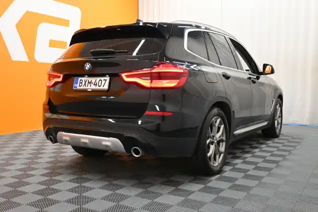 Musta Maastoauto, BMW X3 – BXM-407