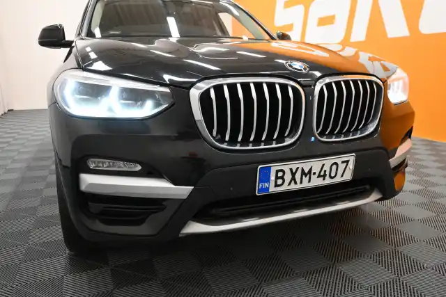 Musta Maastoauto, BMW X3 – BXM-407