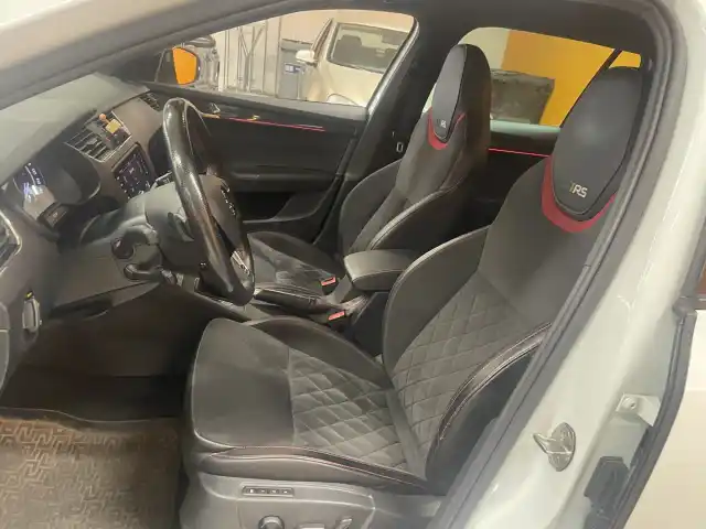 Valkoinen Farmari, Skoda Octavia – BXM-443