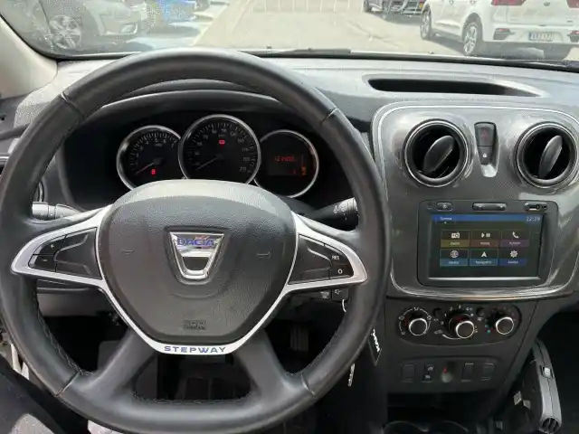 Valkoinen Farmari, Dacia Logan MCV – BXM-505