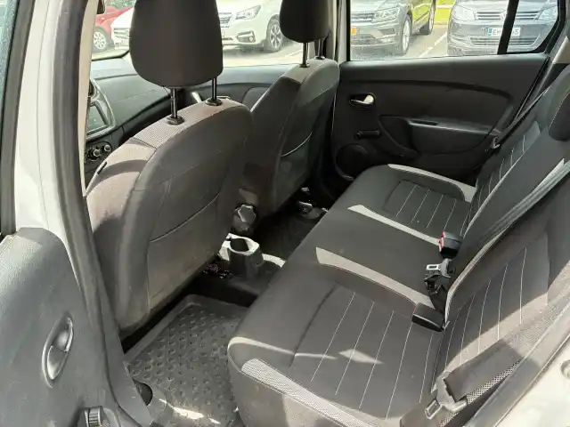 Valkoinen Farmari, Dacia Logan MCV – BXM-505