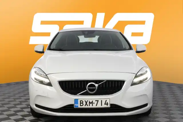 Valkoinen Viistoperä, Volvo V40 – BXM-714