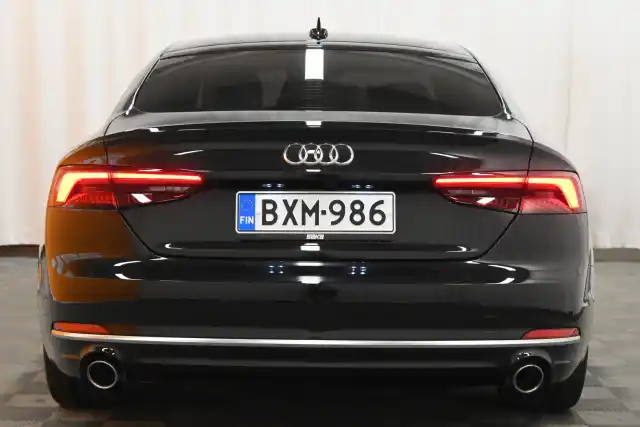 Musta Viistoperä, Audi A5 – BXM-986