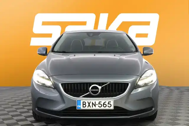 Harmaa Viistoperä, Volvo V40 – BXN-565