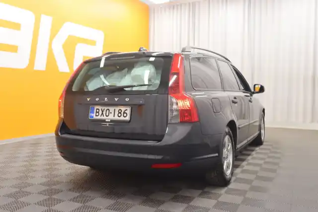 Harmaa Farmari, Volvo V50 – BXO-186