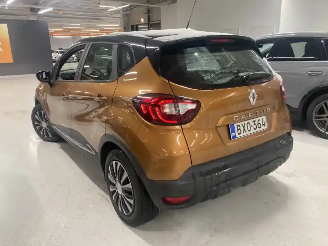 Oranssi Viistoperä, Renault Captur – BXO-364