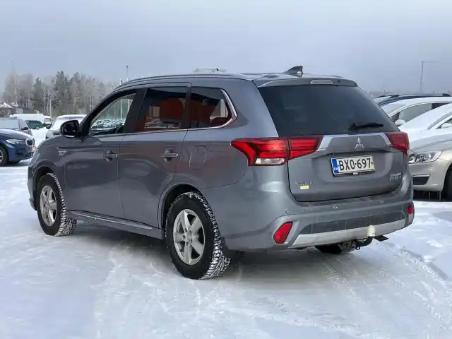 Harmaa Maastoauto, Mitsubishi Outlander – BXO-697