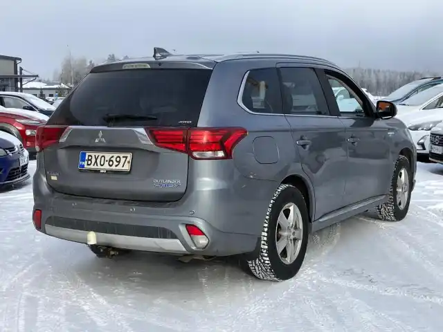 Harmaa Maastoauto, Mitsubishi Outlander – BXO-697