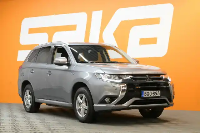 Harmaa Maastoauto, Mitsubishi Outlander PHEV – BXO-895