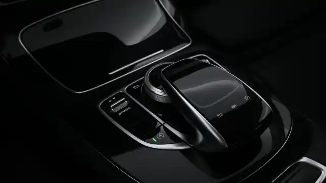 Musta Sedan, Mercedes-Benz E – BXP-668