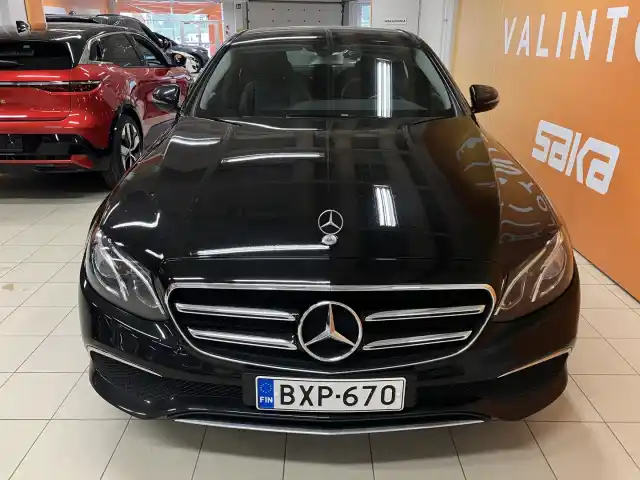 Musta Sedan, Mercedes-Benz E – BXP-670
