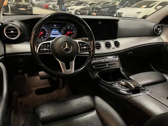 Musta Sedan, Mercedes-Benz E – BXP-670