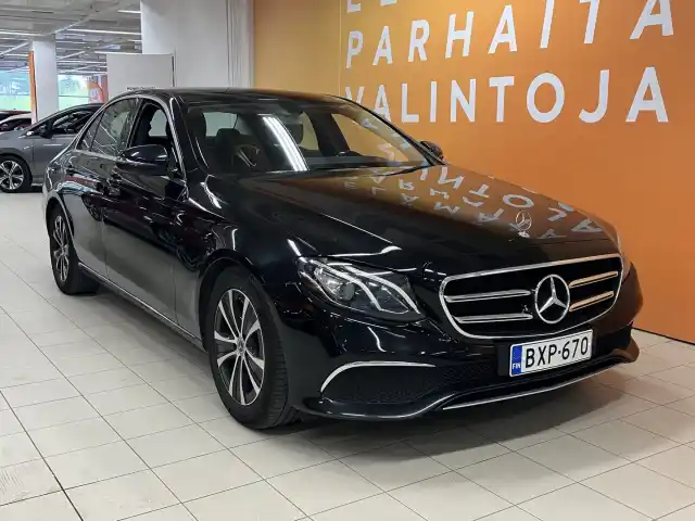 Musta Sedan, Mercedes-Benz E – BXP-670