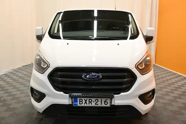 Valkoinen Pakettiauto, Ford Transit Custom – BXR-216