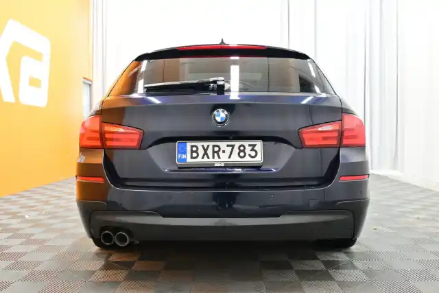 Musta Farmari, BMW 530 – BXR-783