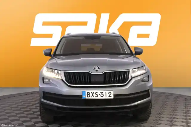 Harmaa Maastoauto, Skoda Kodiaq – BXS-312