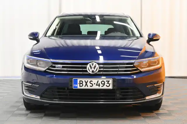 Sininen Farmari, Volkswagen Passat – BXS-493